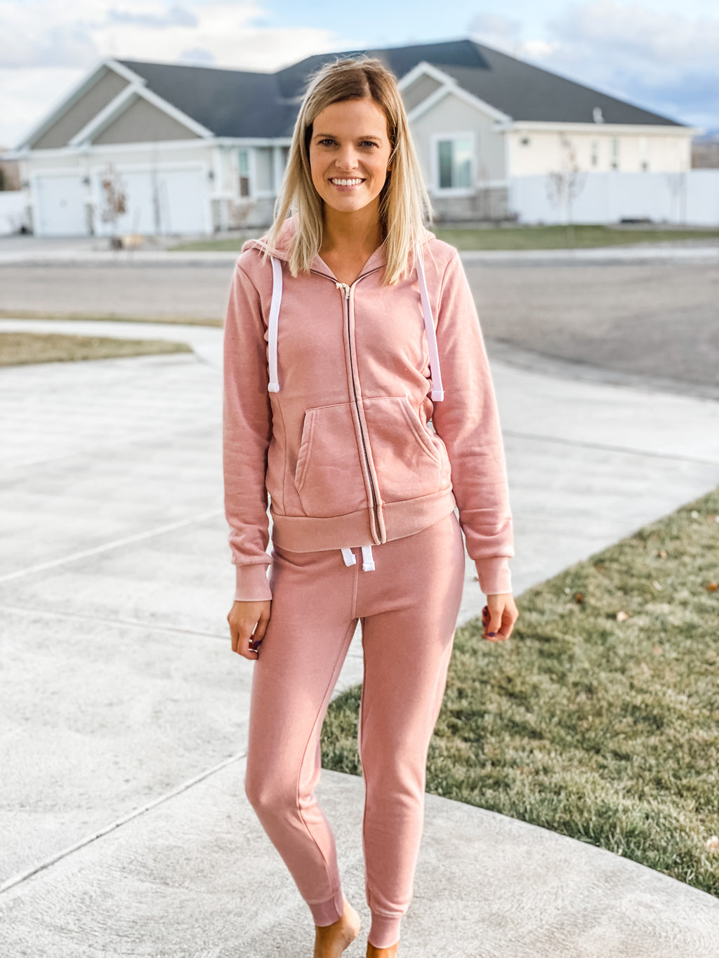 Alexis Joggers Pink - Black Feather Boutique